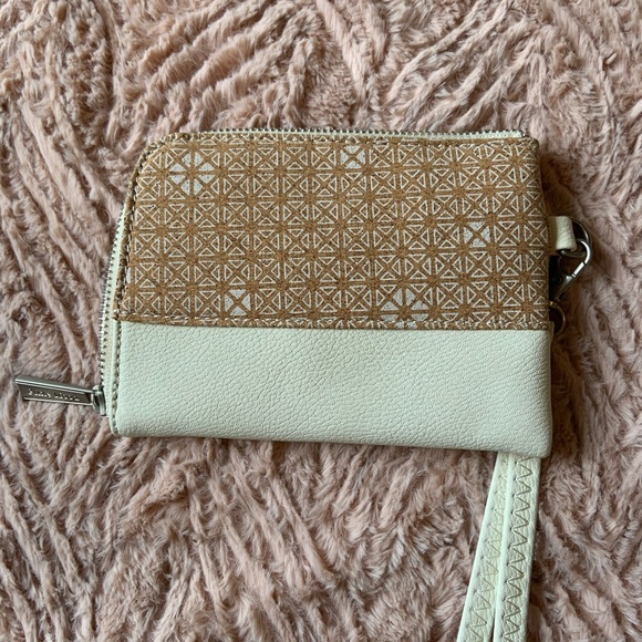 Cute wristlet - Picture 2 of 3